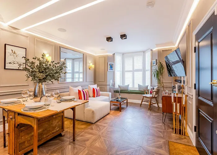 Stylish 2Br Flat W Gardn In Wood Green, 2 Min Tube