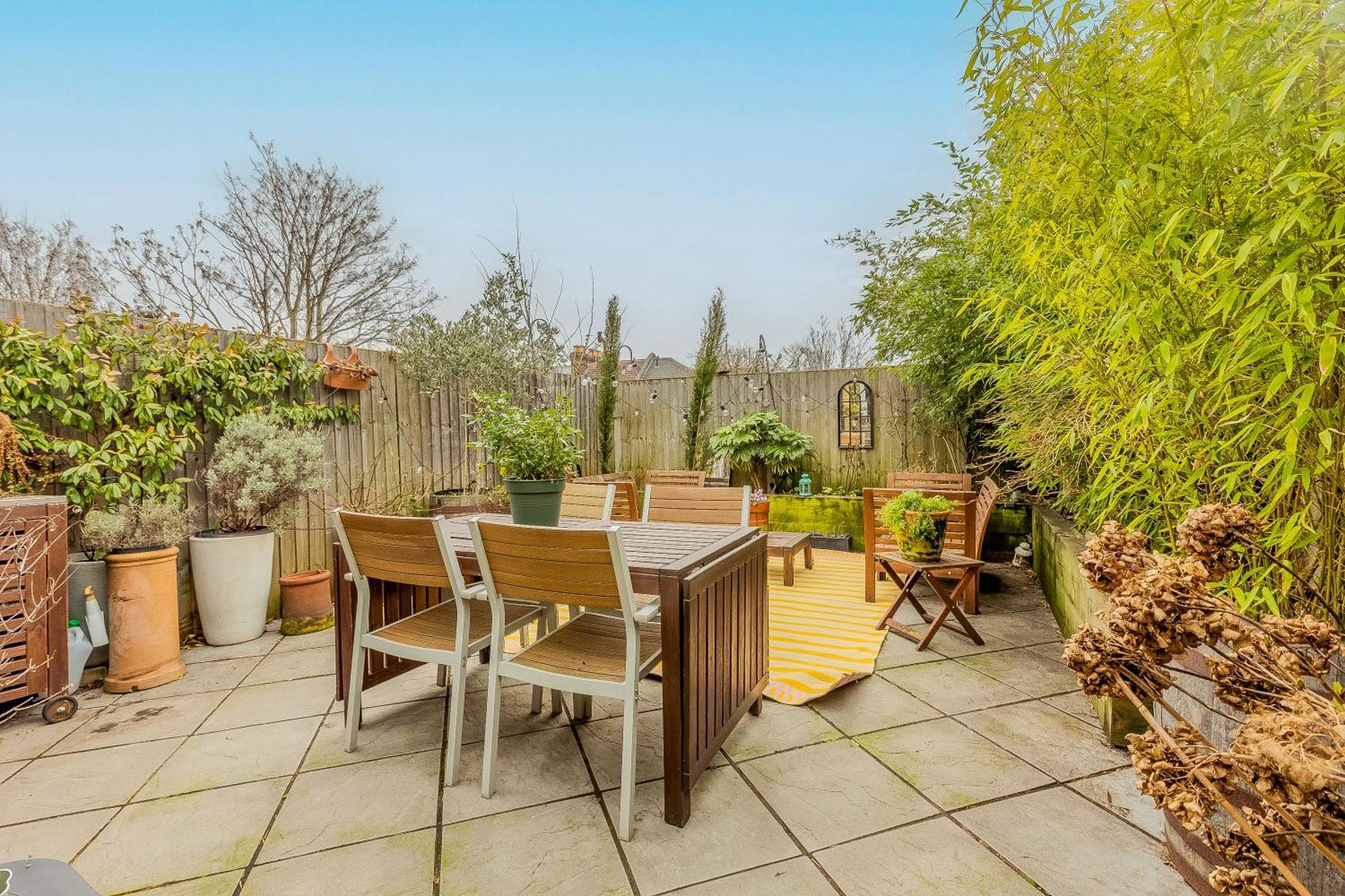 Stylish 2br Flat W Gardn In Wood Green, 2 Min Tube London